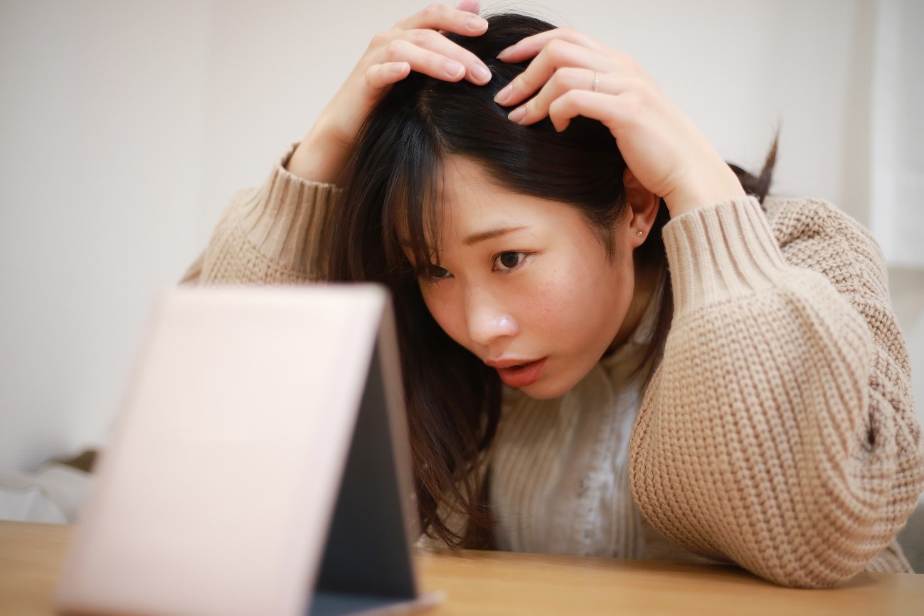 円形脱毛症の初期症状|進行させないために打つべき対策も解説